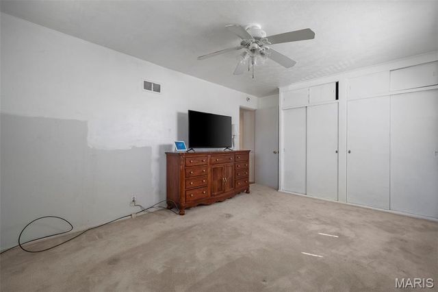 8618 Spoon Drive, St Louis, MO 63132
