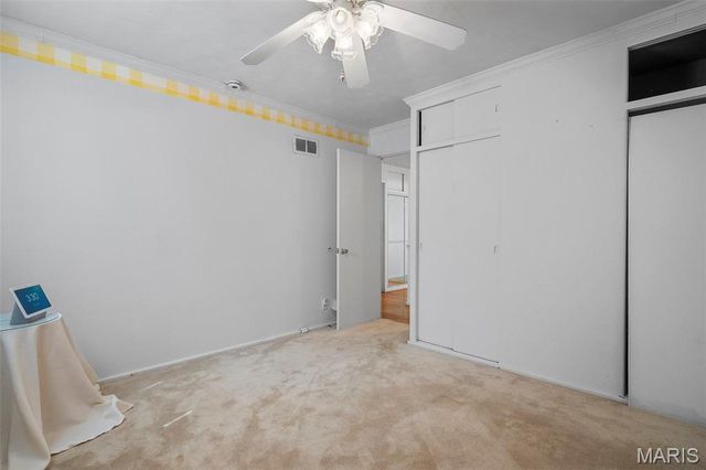 8618 Spoon Drive, St Louis, MO 63132