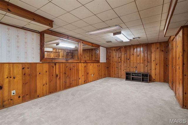 8618 Spoon Drive, St Louis, MO 63132