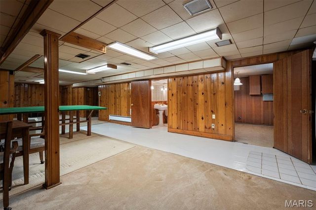 8618 Spoon Drive, St Louis, MO 63132