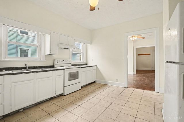 1830 Woodlawn Avenue, Middletown, OH 45044