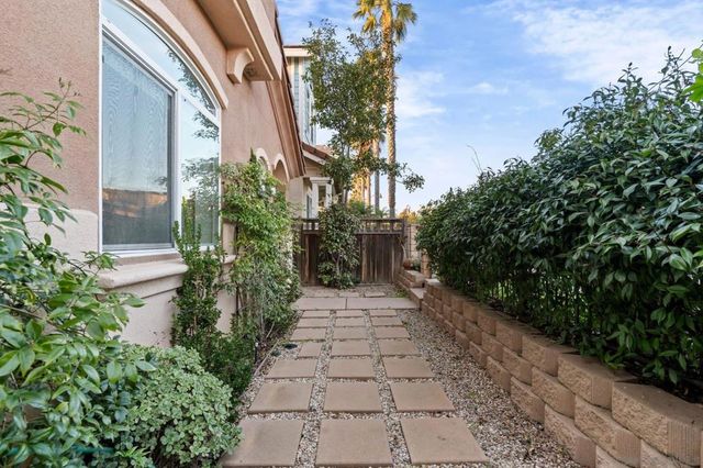 417 N Cedros Ave, Solana Beach, CA 92075