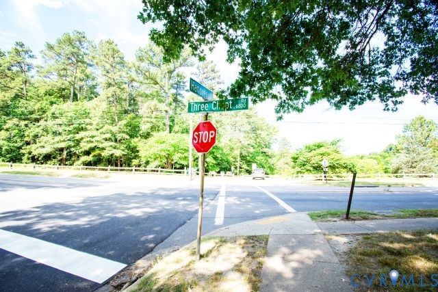 6800 Three Chopt Rd, Richmond, VA 23226
