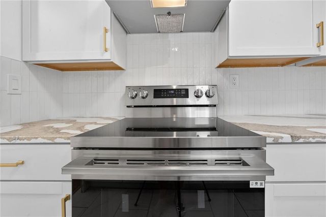110 W 79th Terrace, Kansas City, MO 64114