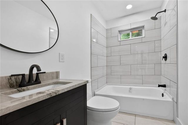 110 W 79th Terrace, Kansas City, MO 64114