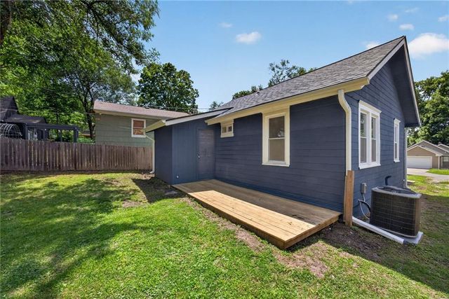 110 W 79th Terrace, Kansas City, MO 64114