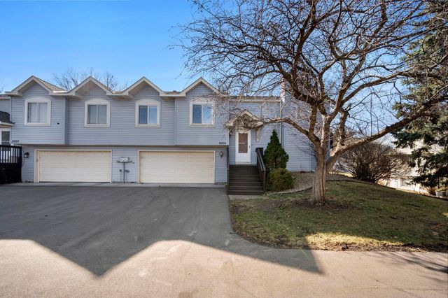 2505 Geranium Avenue E, Maplewood, MN 55119