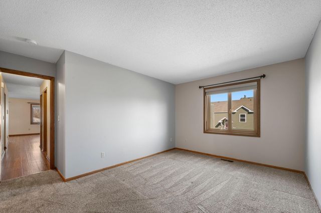 2505 Geranium Avenue E, Maplewood, MN 55119