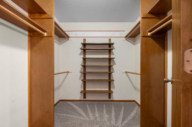 2505 Geranium Avenue E, Maplewood, MN 55119