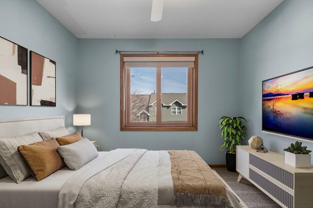 2505 Geranium Avenue E, Maplewood, MN 55119