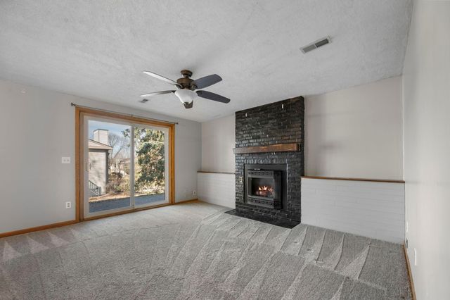 2505 Geranium Avenue E, Maplewood, MN 55119