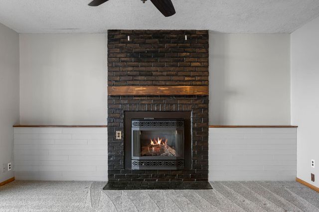 2505 Geranium Avenue E, Maplewood, MN 55119