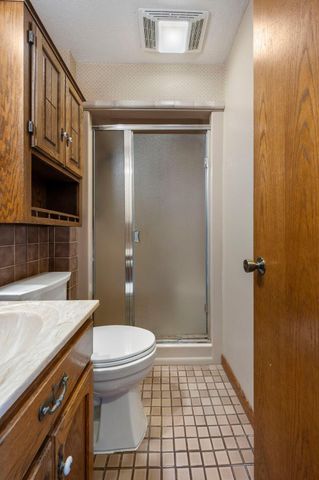 2505 Geranium Avenue E, Maplewood, MN 55119