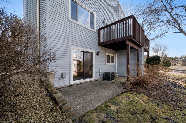 2505 Geranium Avenue E, Maplewood, MN 55119