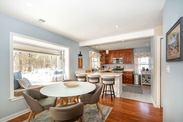 16 Holly Ct 16, Rockland, MA 02370