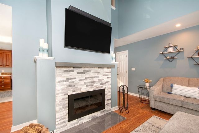 16 Holly Ct 16, Rockland, MA 02370
