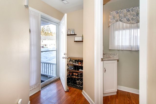 16 Holly Ct 16, Rockland, MA 02370