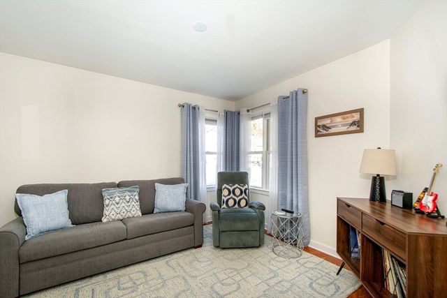 16 Holly Ct 16, Rockland, MA 02370