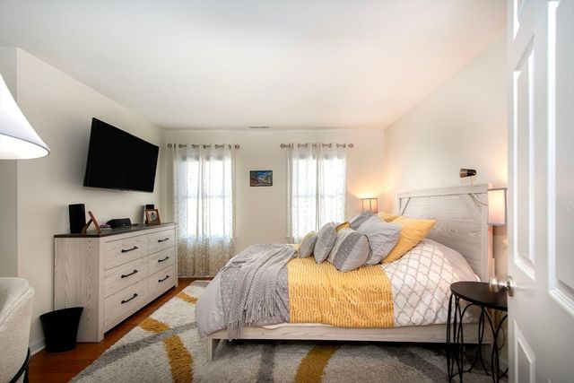 16 Holly Ct 16, Rockland, MA 02370