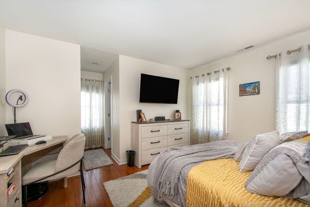 16 Holly Ct 16, Rockland, MA 02370