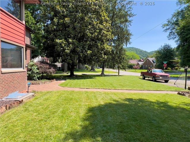 3915 Virginia Avenue, Charleston, WV 25304