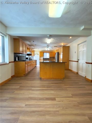 3915 Virginia Avenue, Charleston, WV 25304