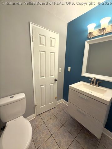 3915 Virginia Avenue, Charleston, WV 25304