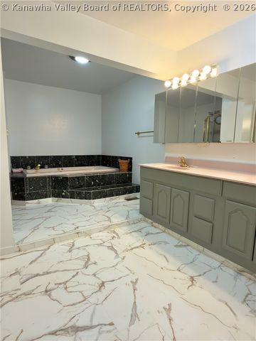 3915 Virginia Avenue, Charleston, WV 25304