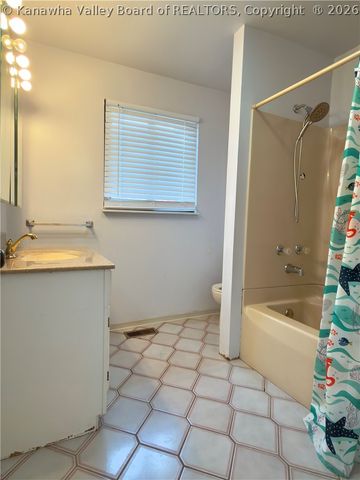 3915 Virginia Avenue, Charleston, WV 25304