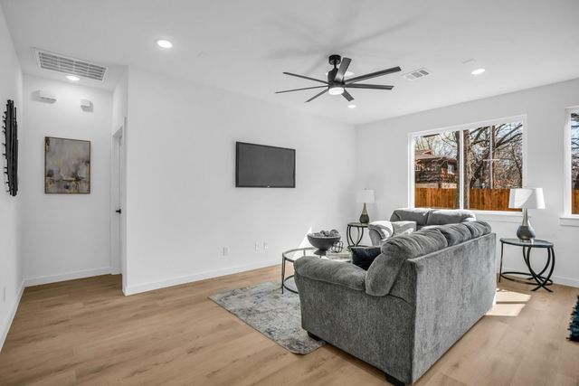139 Forest Oaks Drive, Gun Barrel City, TX 75156