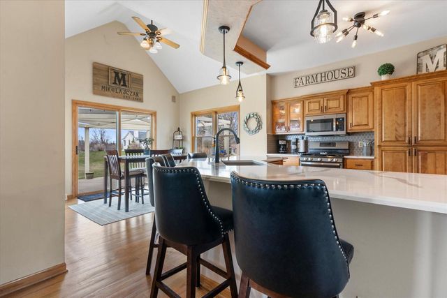N66W13490 Crestwood DRIVE, Menomonee Falls, WI 53051