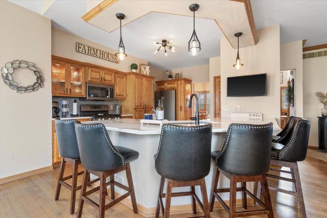 N66W13490 Crestwood DRIVE, Menomonee Falls, WI 53051