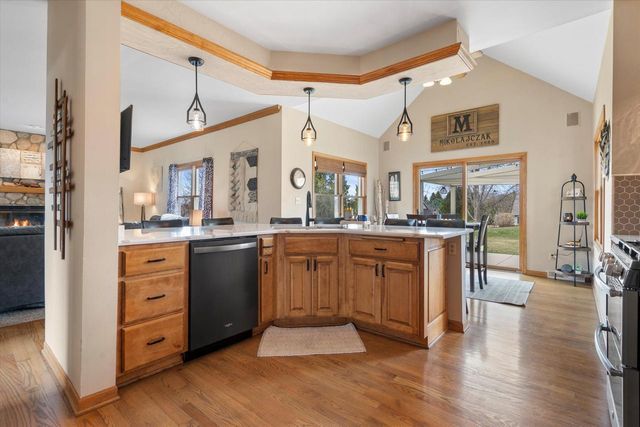 N66W13490 Crestwood DRIVE, Menomonee Falls, WI 53051
