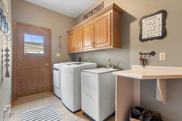 N66W13490 Crestwood DRIVE, Menomonee Falls, WI 53051