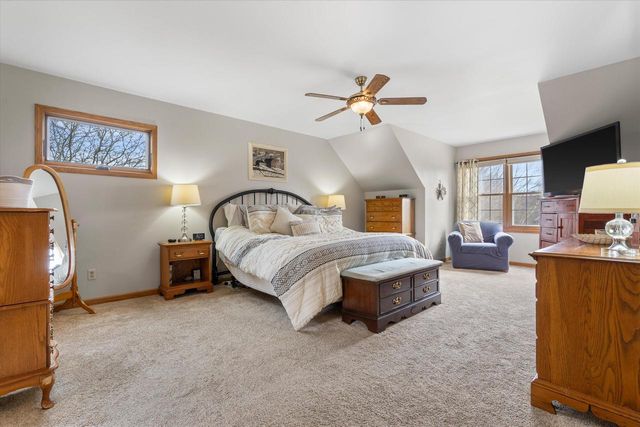 N66W13490 Crestwood DRIVE, Menomonee Falls, WI 53051
