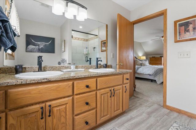 N66W13490 Crestwood DRIVE, Menomonee Falls, WI 53051