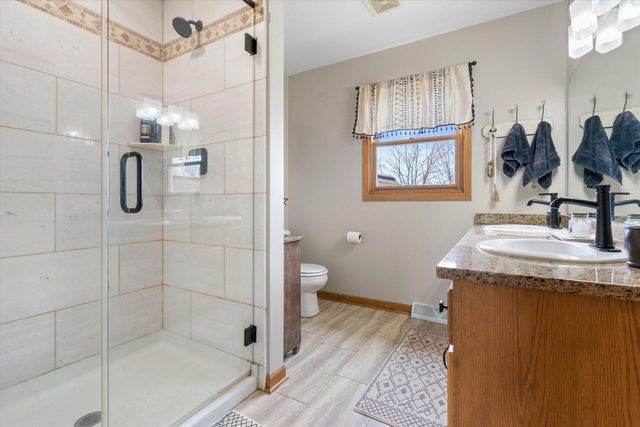N66W13490 Crestwood DRIVE, Menomonee Falls, WI 53051