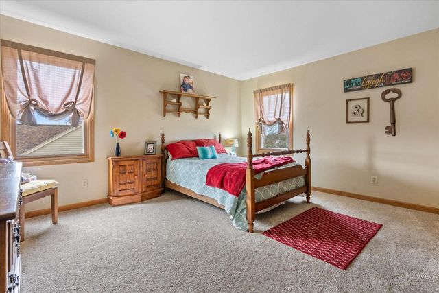 N66W13490 Crestwood DRIVE, Menomonee Falls, WI 53051