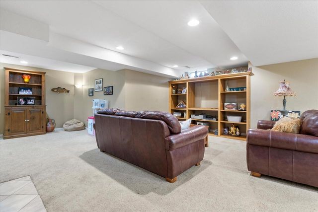 N66W13490 Crestwood DRIVE, Menomonee Falls, WI 53051