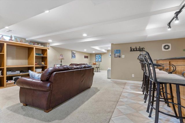 N66W13490 Crestwood DRIVE, Menomonee Falls, WI 53051