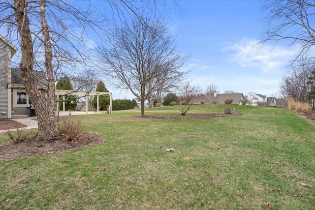 N66W13490 Crestwood DRIVE, Menomonee Falls, WI 53051