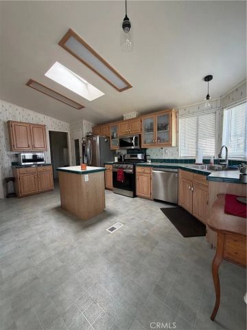 27361 Sierra Hwy. 119, Canyon Country, CA 91351