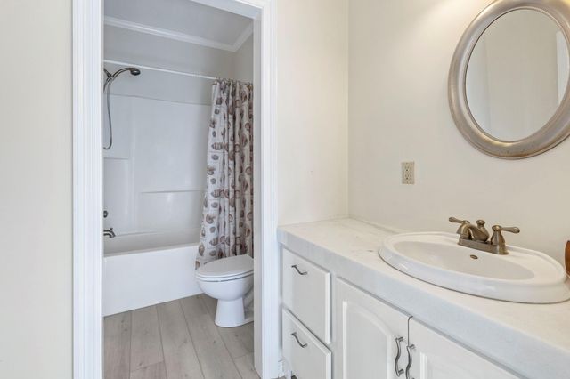 3785 Lake Breeze Road, Lake Charles, LA 70605