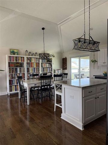 1206 Viola Street, Smithville, MO 64089