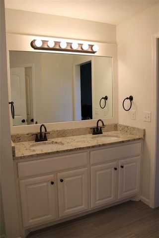 1206 Viola Street, Smithville, MO 64089