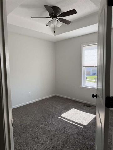 1206 Viola Street, Smithville, MO 64089