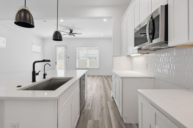 6723 Burkett Street, Houston, TX 77021