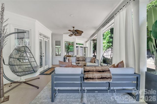 1337 Whispering Oaks Circle, Matthews, NC 28104