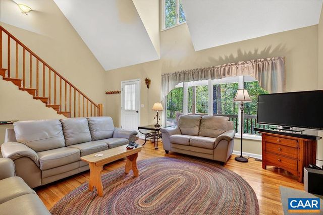 93 HONEY LOCUST LN, Nellysford, VA 22958