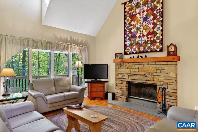 93 HONEY LOCUST LN, Nellysford, VA 22958